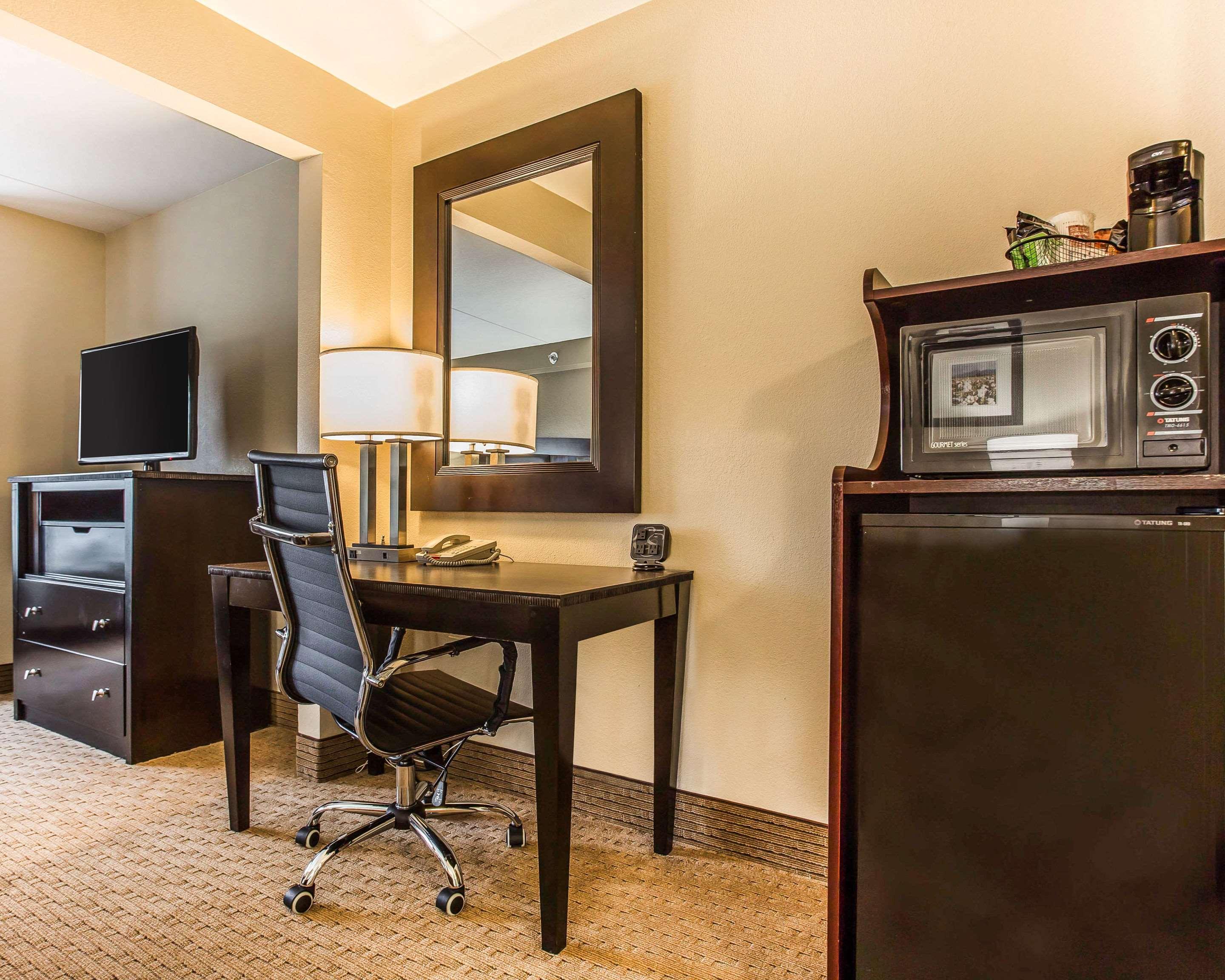Comfort Suites Morrow- Atlanta South Экстерьер фото